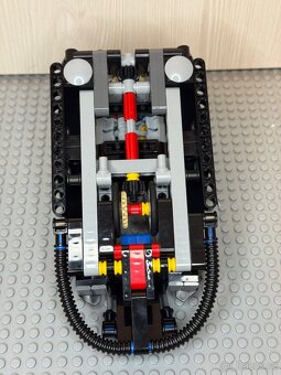 LEGO Technic 42002 - Hovercraft - 7