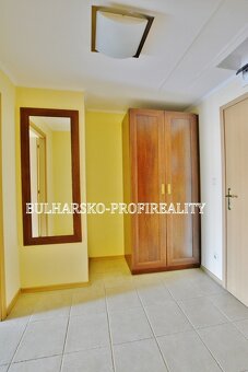 Luxusní apartmán 2+kk (68 m²) v první linii s bočním výhlede - 7