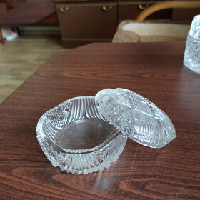 Skleněné mísy a vázy - 7