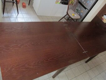 HISTORICKÝ JÍDELNÍ STŮL - 7