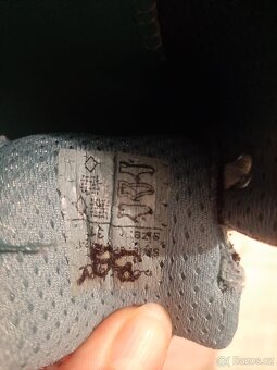 Boty různé velikosti - 7