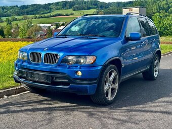 X5 is 4.6 V8 Estoril Blau - 7