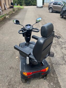 Skútr pro seniory - Invacare Orion Plus - velká sedačka - 7