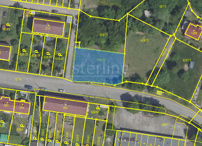 Prodej pozemku (811 m2) se stavebním povolením na trojdům; T - 7