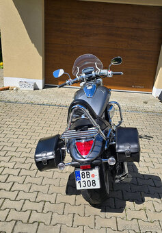 Suzuki Intruder M 1800 R - 7