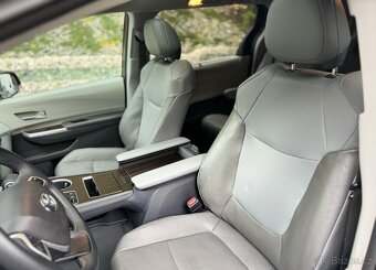 Toyota Sienna XLE 2,5hybrid AWD 2021 nový model - 7