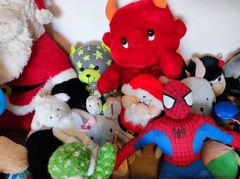 Balík 26 plyšáků různých velikostí – Spiderman, Batman, Sant - 7