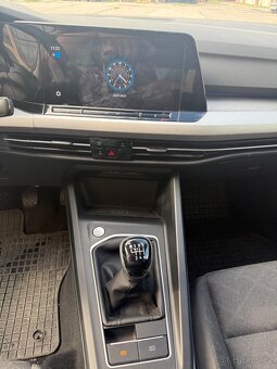 Prodám VW Golf 8 v záruce jeste rok - 7