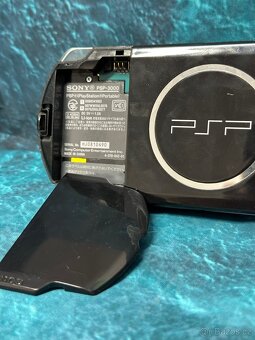 PSP 3000 Piano black perfektní display - 7