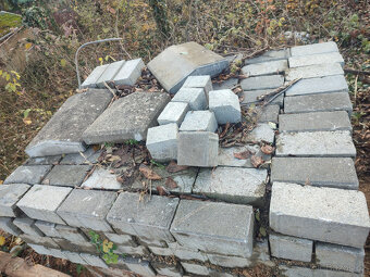 Dlažební betonové kostky / zámková dlažba přírodní 20x10x8cm - 7