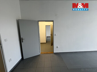 Pronájem kancelářského prostoru,61m², Třinec, ul.nám.Svobody - 7