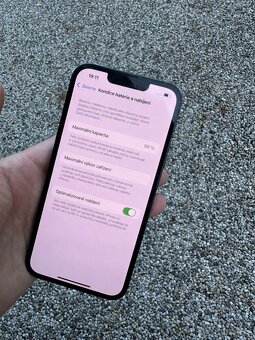 IPhone 13 - baterie 99% - 7