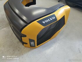 Kapota na Volvo L30G - 7