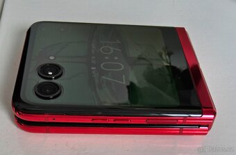 MOTOROLA RAZR 40 ULTRA 8GB/256GB, PĚKNÝ STAV - 7