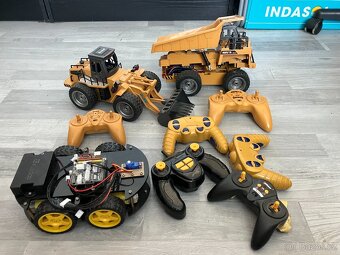 RC auta 30 kusů, karoserie, baterky, náhradní díly, ovladače - 7