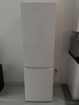 Lednice s mrazákem ETA 275090000E – jako nová - 7