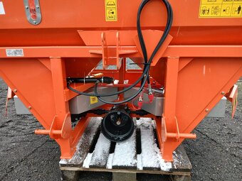 Rozmetadlo písku soli 1000 l - 7