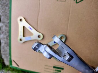 Triumph Speed Triple 1050S,1050R/RS- snižovací sada podvozku - 7