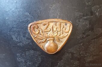 Hasičská helma,přilba s hřebenem a odznaky,čepice,sekerka - 7