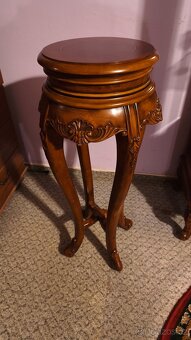 Bemondi vitrína, Bruno Saletti 16B, Stolky - 7