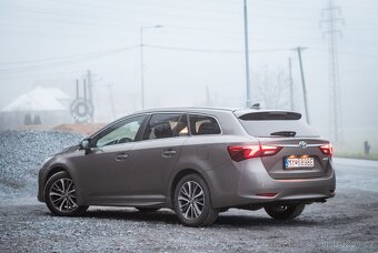 TOYOTA AVENSIS Combi 2.0 105kW 2017 - 7