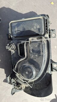 Prodám přední světla na VW BORA - 7