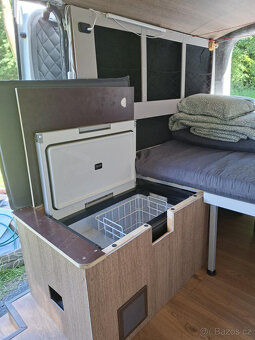 obytný Renault Trafic L2H1 soběstačný celoroční Campervan - 7