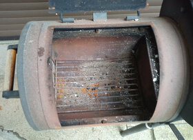 Gril lokomotiva BBQ s udírnou, ocelový na kolečkách - 7