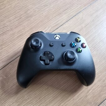 Prodám Microsoft Xbox Series x 1TB - 7