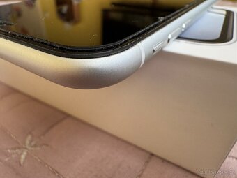 Prodám Apple iPhone XR 128gb - 7