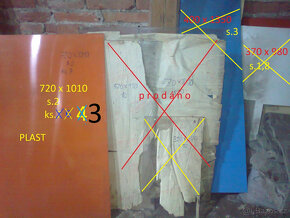 kousky  teflonu , plast + litina - 7