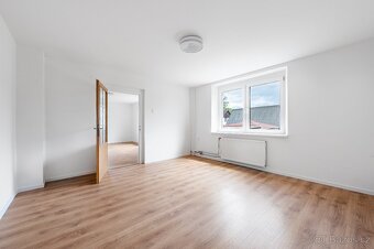 Pronájem rodinného domu 220 m², pozemek 883 m² Cheznovice - 7