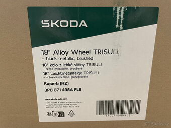 ŠKODA SUPERB 4 NOVÉ ALU TRISULI BLACK 8x18 ET44 - 7