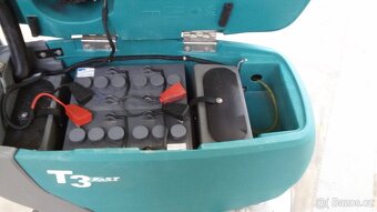 Podlahový mycí stroj Tennant T3 Disk 50 s vlastním pojezdem - 7