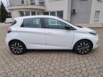Zoe - 7