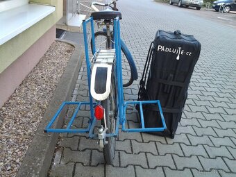 Kolo + přivěs na přepravu padlbordů třeba. - 7