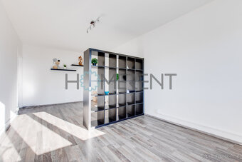 Světlý byt 2+1 přímo u metra Petřiny – skvělá adresa na Praz - 7