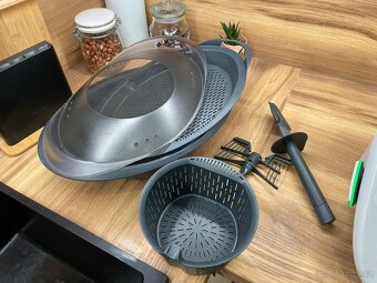 Vorwerk Thermomix TM5 + příslušenství - 7