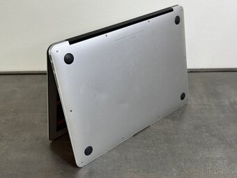 MacBook Air 13" 2015 i5 / 4GB / 128GB SSD - DPH - 7
