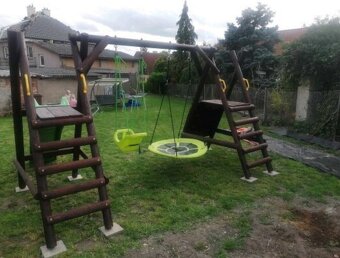Dětské hřiště se skluzavkou, houpačka - 7
