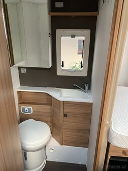 prodám  obytný vůz Adria Matrix 670 SL AXESS - 7