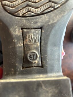 Bezpečnostní vesta na koně, 2x boty, helma, chapsy - dětské - 7