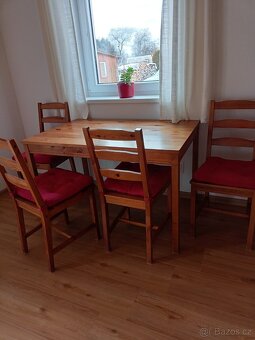 Jídelní stůl a 4 židle ikea - 7
