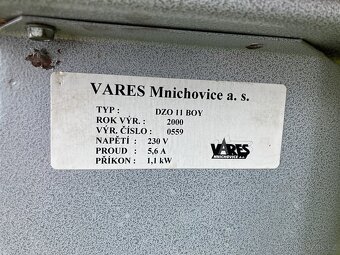 Elektrický zahradní drtič, štěpkovač VARES - 7