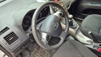 Toyota Auris 1,6 97 kw, 1. maj., 45 tis. km - 7