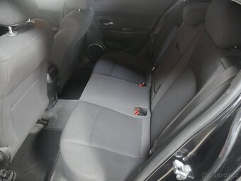 Chevrolet Cruze 1.8 16V , 104 kW benzín, 2012 - 7