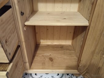 Stará skříňka, komoda po renovaci - 7