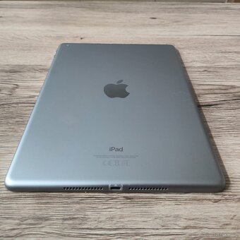 Apple iPad 9.7"Retina/ 128 GB/ Wi-Fi- 2018 6.gen - 7