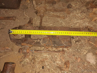 Konvolut kovářských svěráků - 7