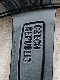 Nová orig alu kola Škoda Vela Superb 3, 8J 18" ET44 - 7